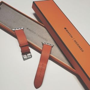 HERMÈS: apple watch band signature orange